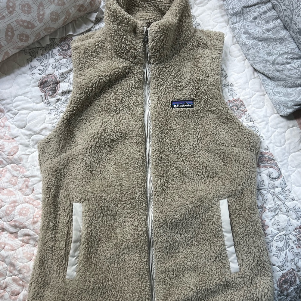 PATAGONIA womens “los gatos fleece vest” size medium worn a handful of times.